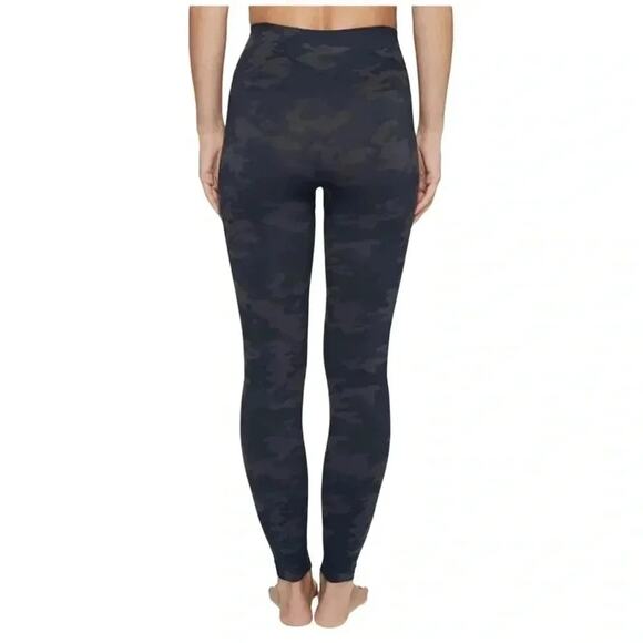 Spanx Womens Camo Leggings Look At Me Now Seamless Size XL NWOT - Picture 6 of 11